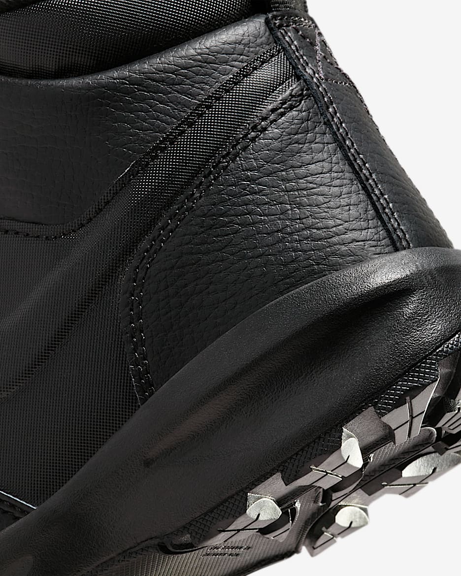Nike manoa waterproof sales